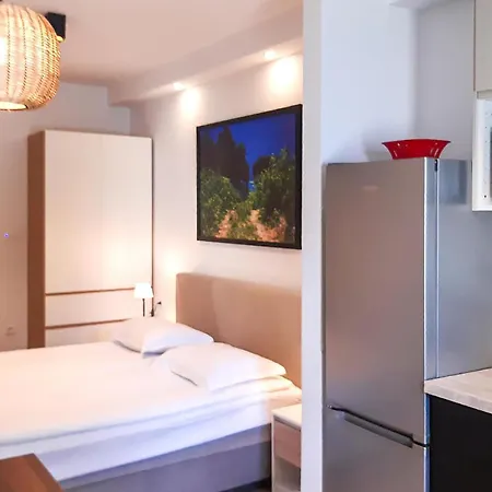 아파트 Beautiful In Dingac With House Sea View Gornji Dingač