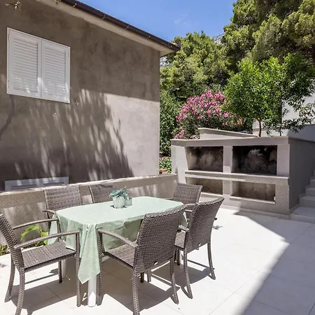 아파트 Beautiful In Dingac With House Sea View Gornji Dingač