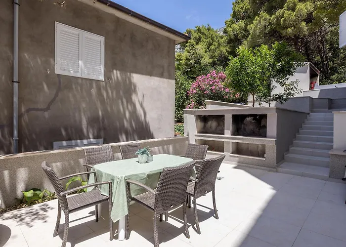 아파트 Beautiful In Dingac With House Sea View Gornji Dingač